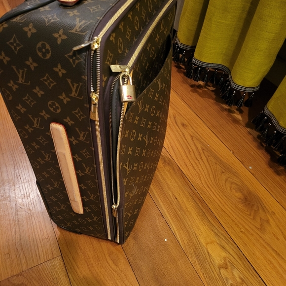 Louis Vuitton Pegase carry on - Picture 11 of 16